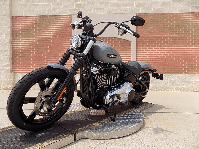 Street Bob®