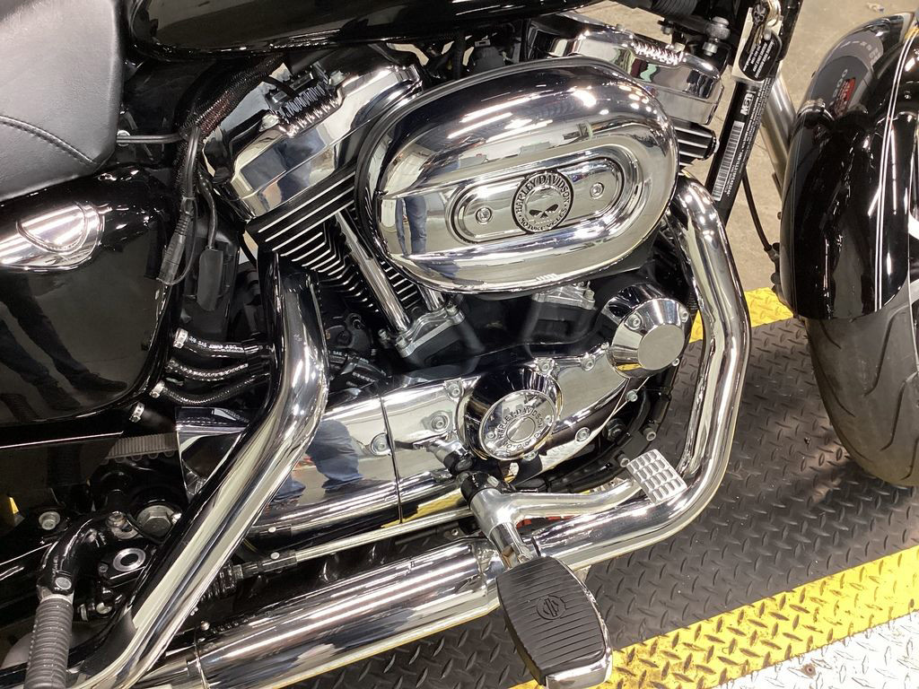 Sportster® SuperLow® 1200T