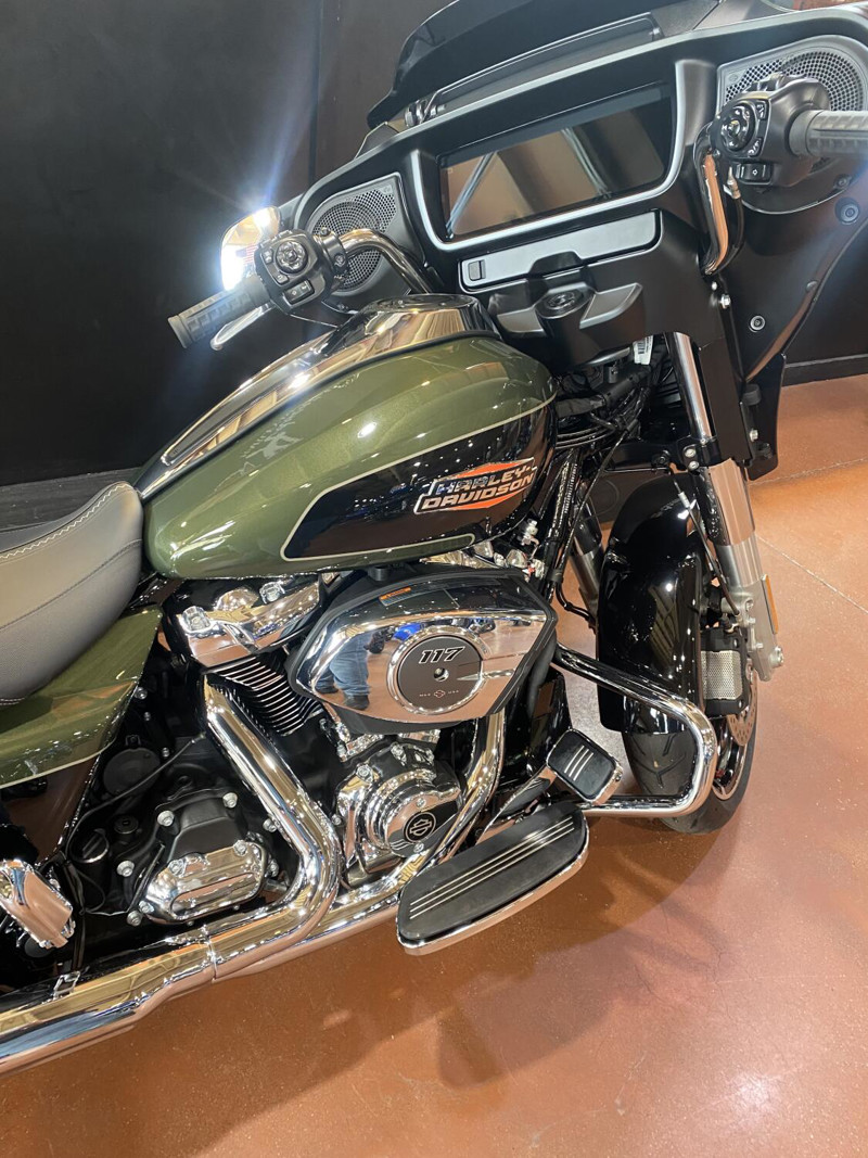 Street Glide®