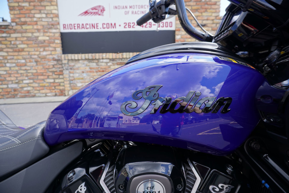 Pursuit Dark Horse Premium Package