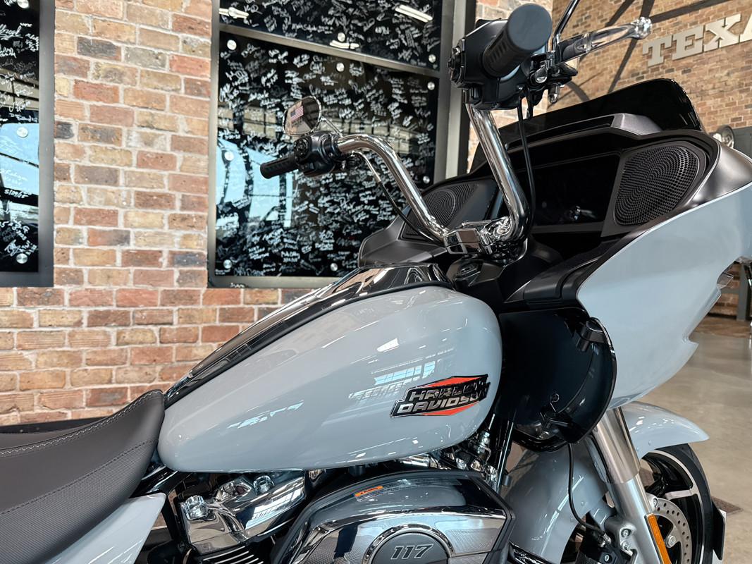 Road Glide®