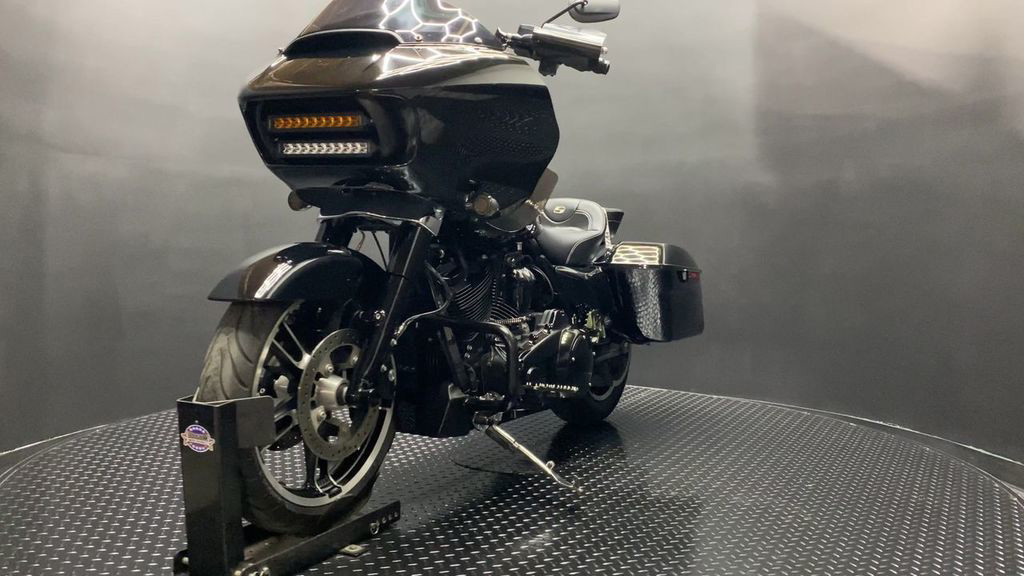 Road Glide®
