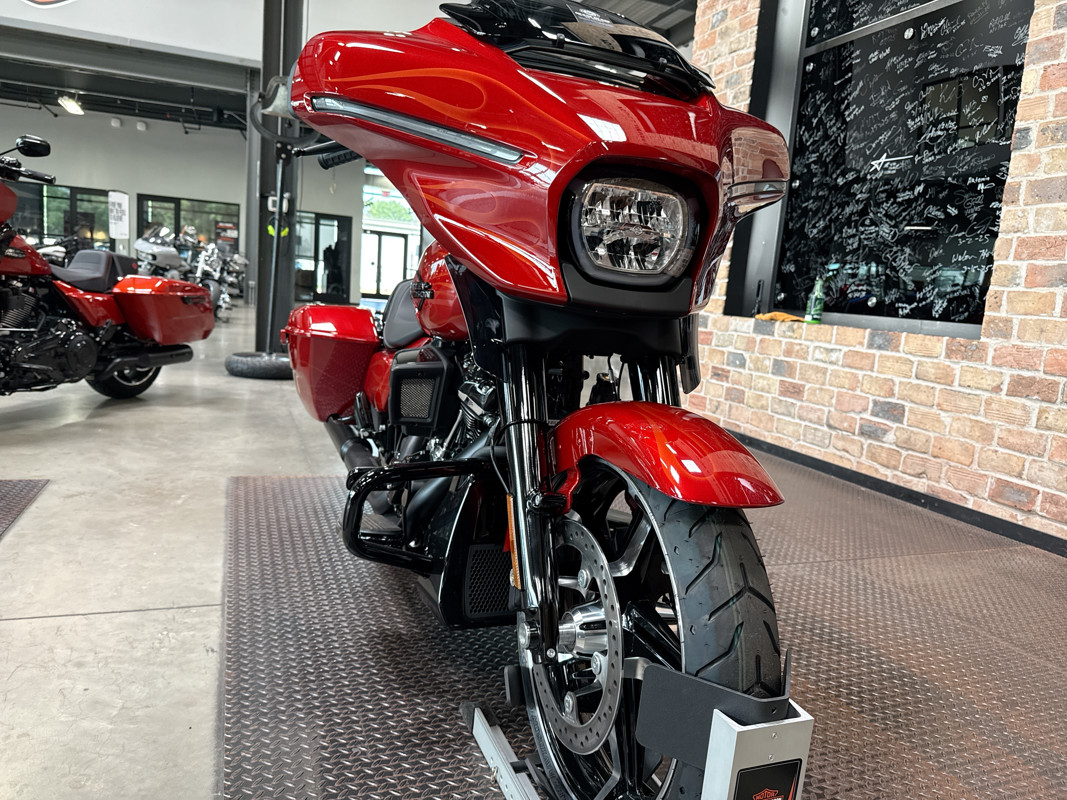 Street Glide®
