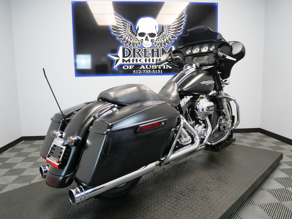 Street Glide®