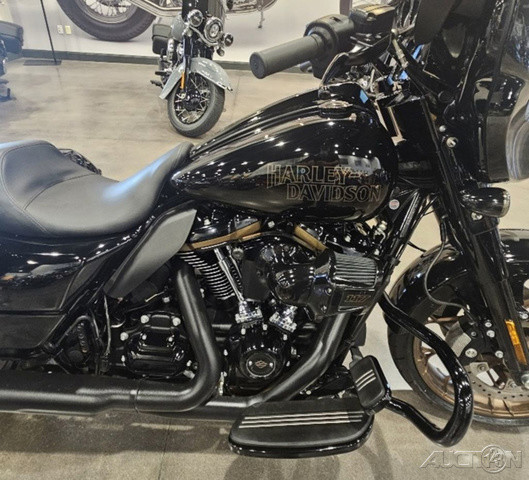 Street Glide® ST