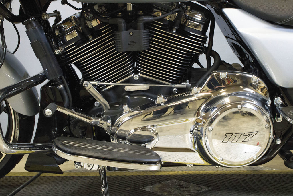 Road Glide®