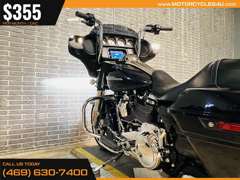Street Glide®