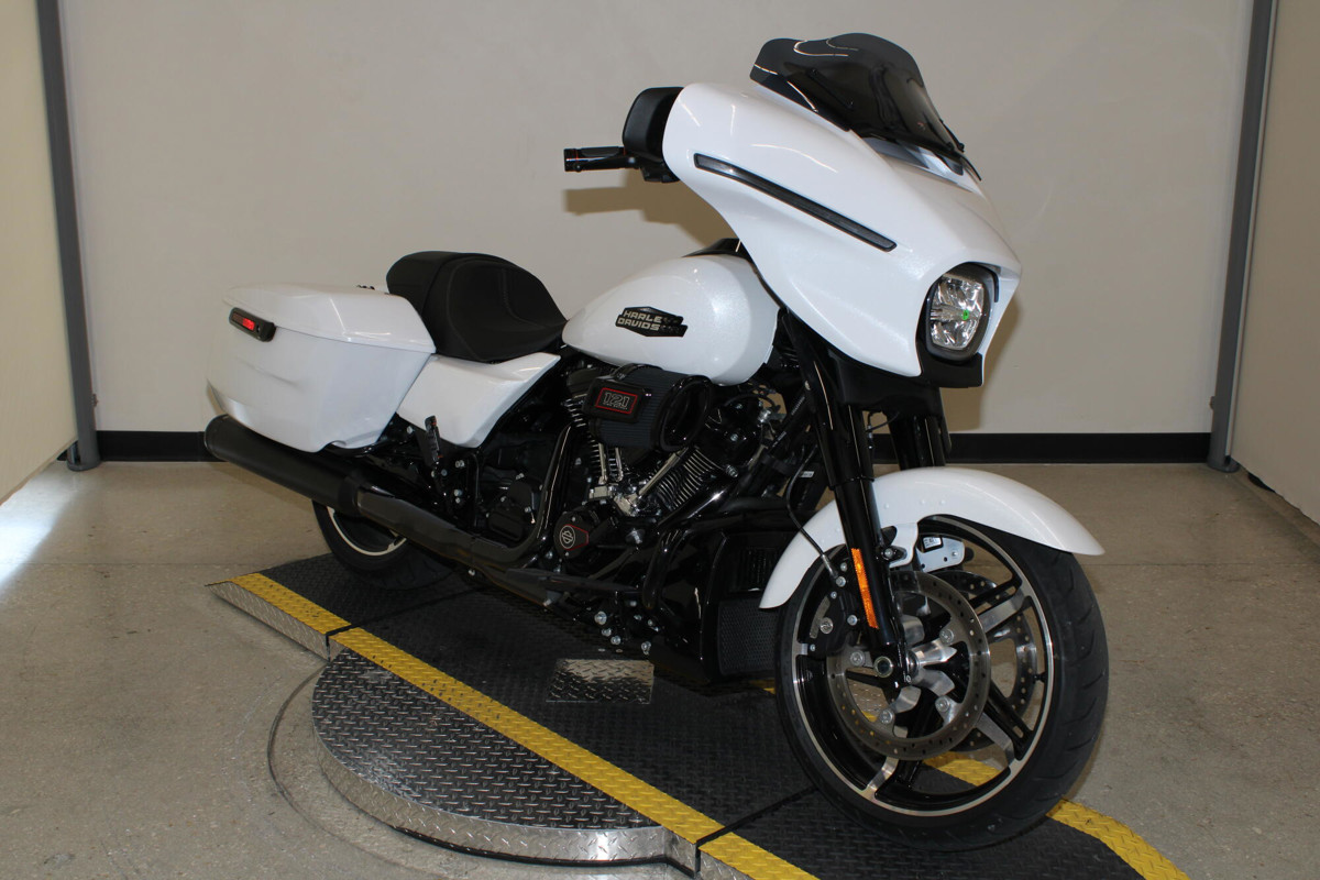 Street Glide®