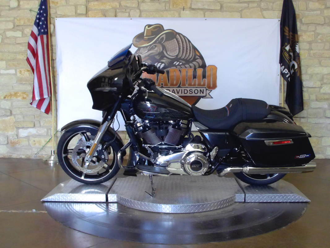Street Glide®