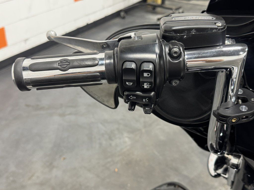 Street Glide®