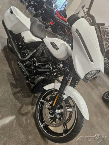 Street Glide®