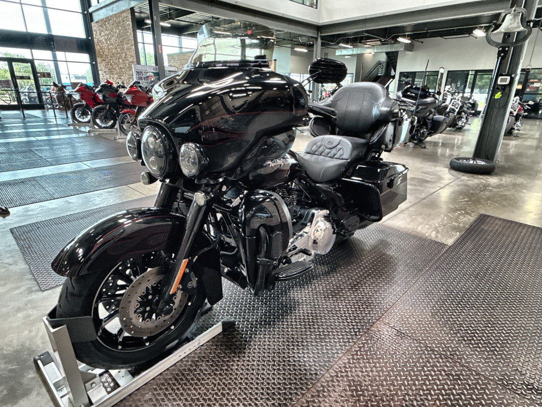 CVO® Ultra Classic® Electra Glide® 