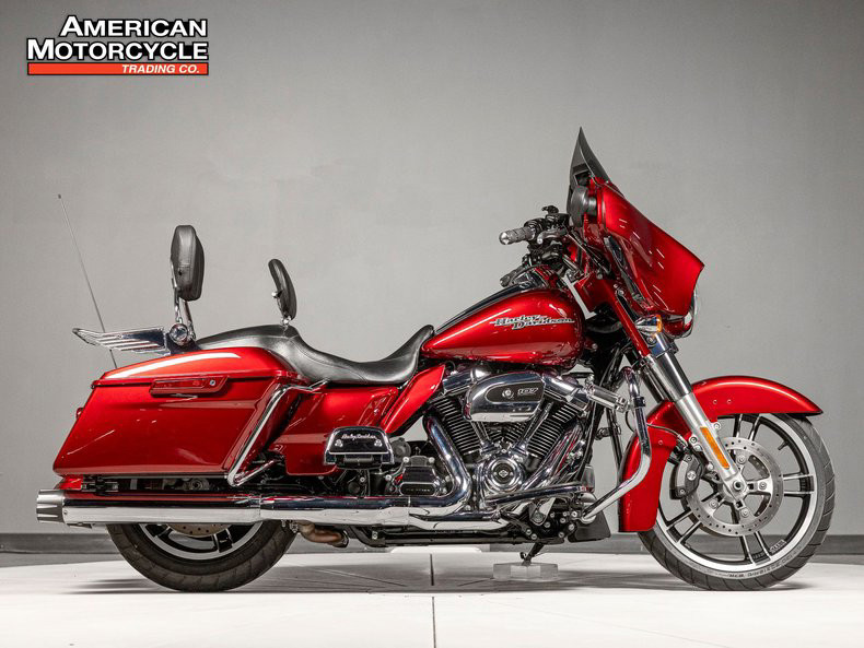 Street Glide®