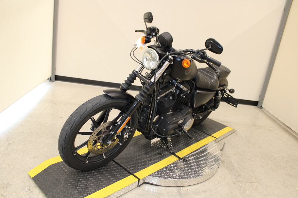 Iron 883®