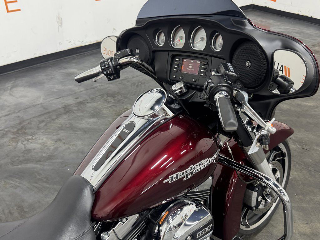 Street Glide®