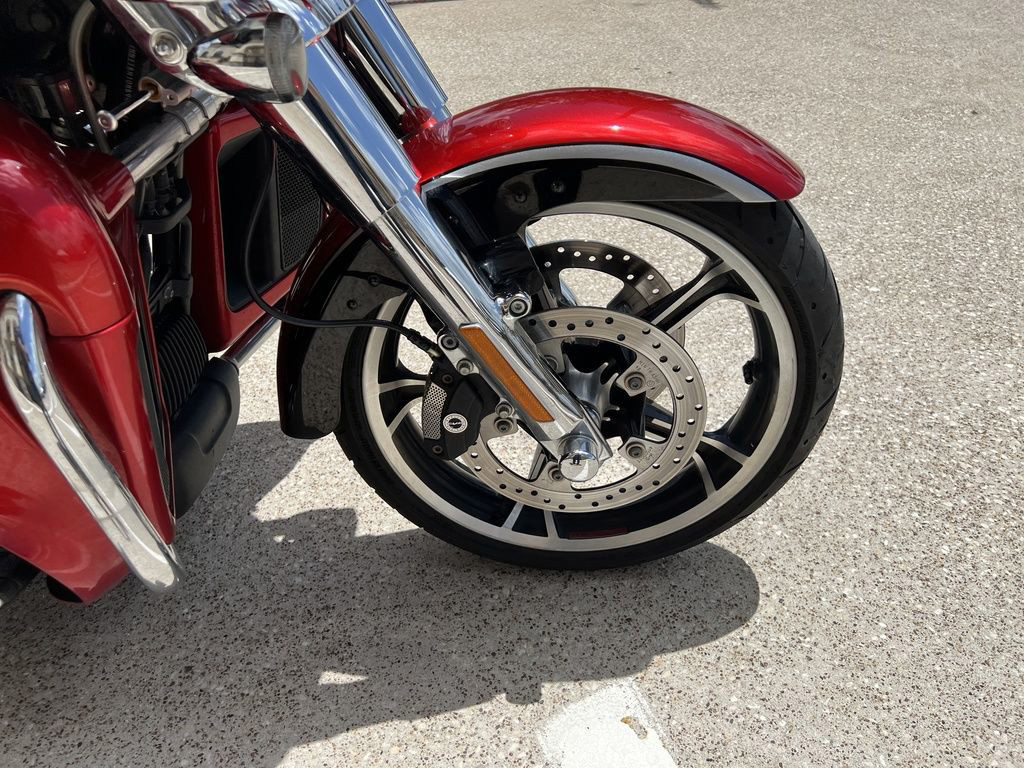 CVO® Tri Glide® Ultra