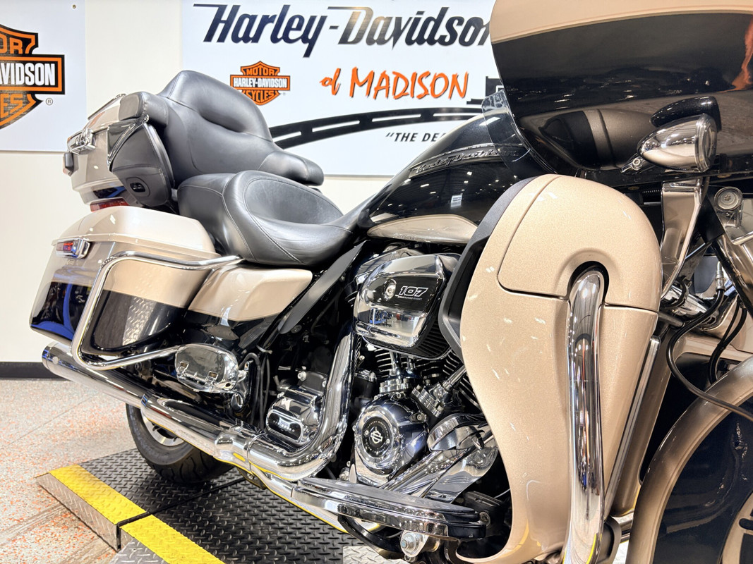 Road Glide® Ultra