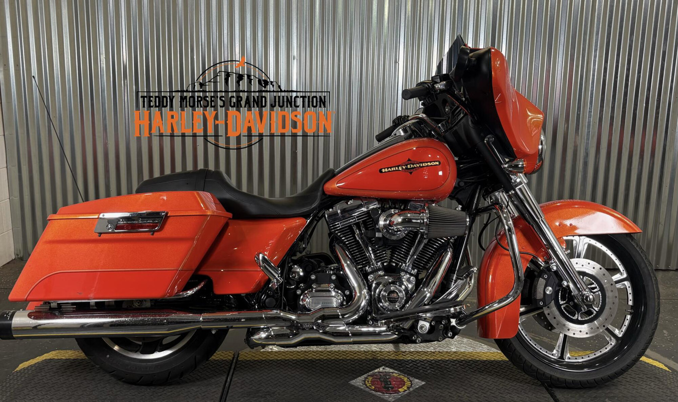 Street Glide®