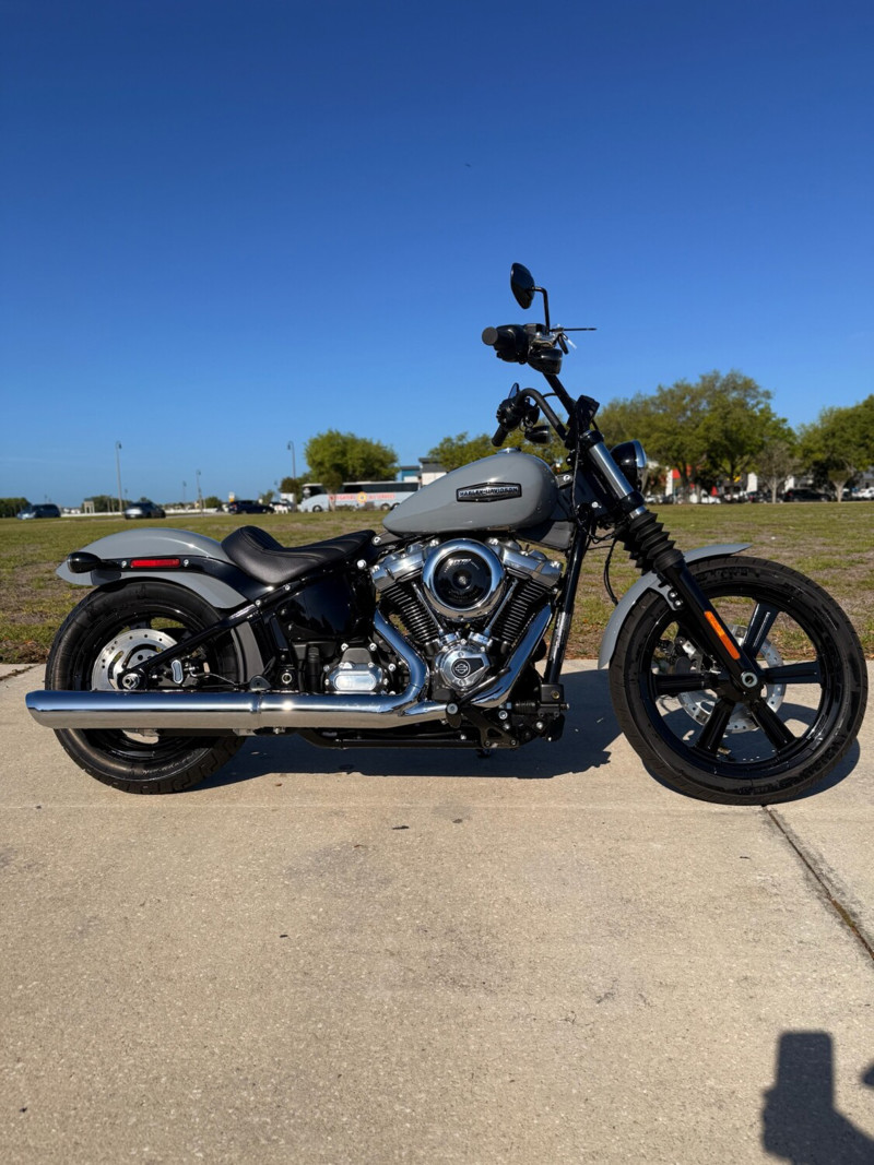 Street Bob®