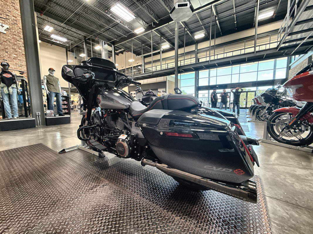 CVO® Street Glide®