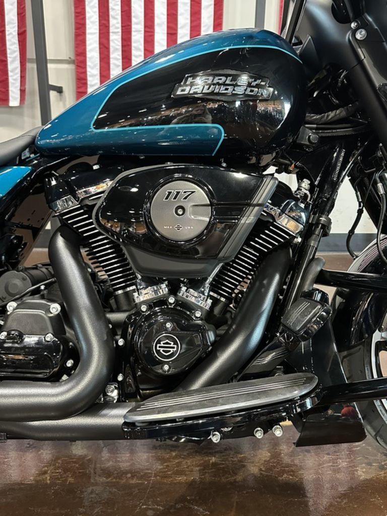 Street Glide®