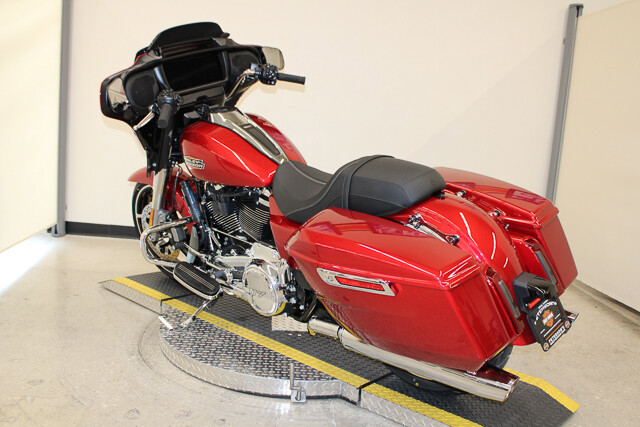 Street Glide®