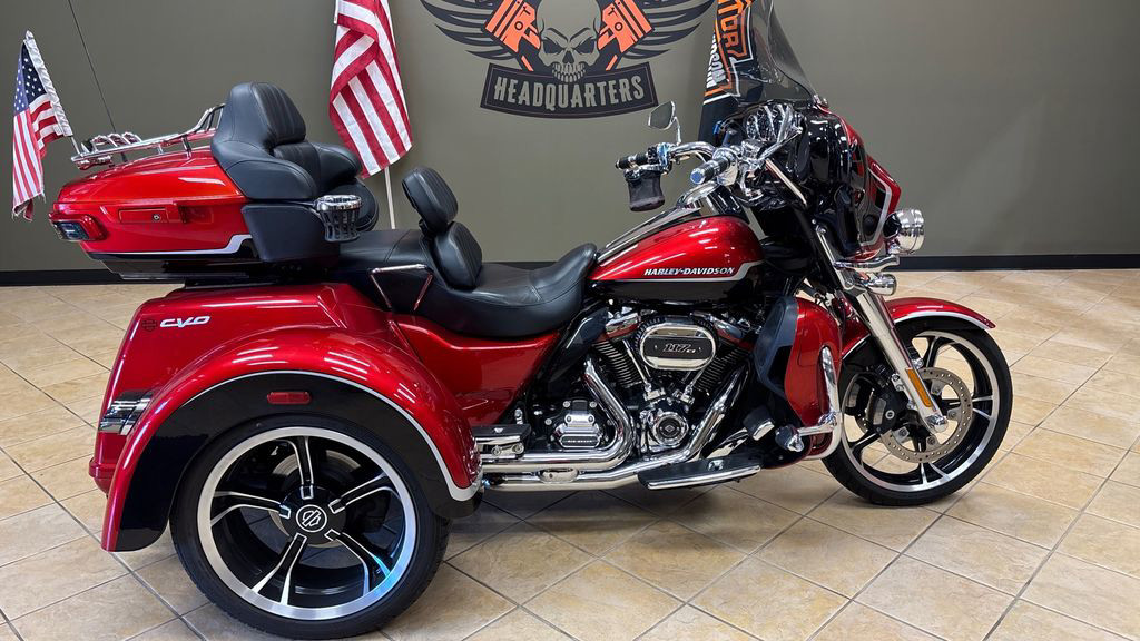 CVO® Tri Glide® Ultra