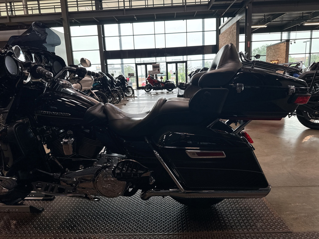 Electra Glide® Ultra Limited® Low