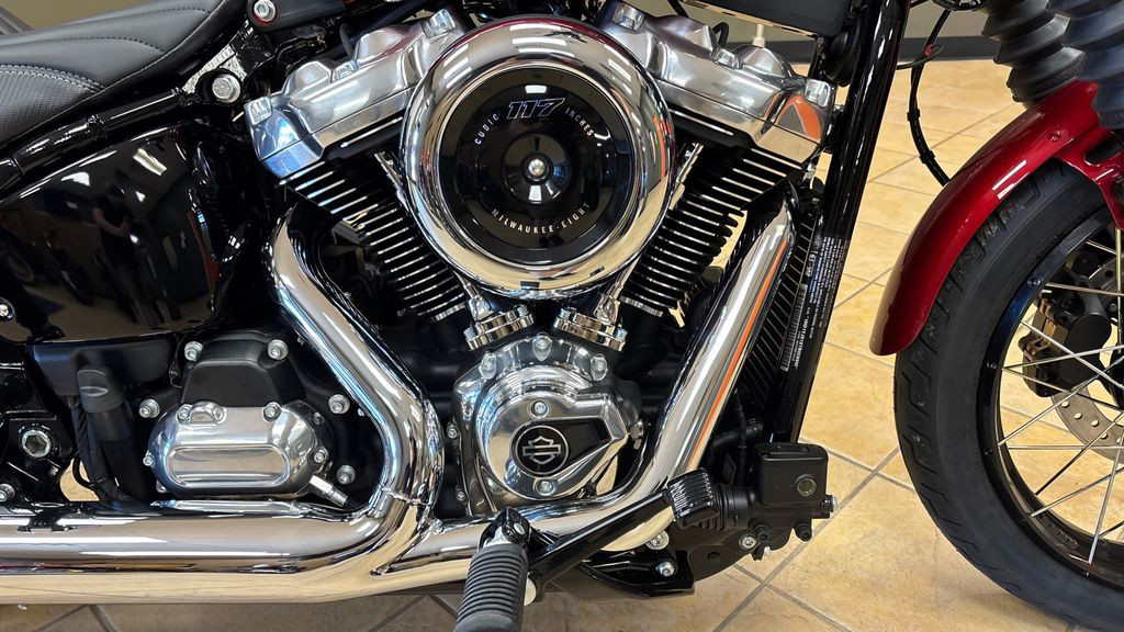 Street Bob®