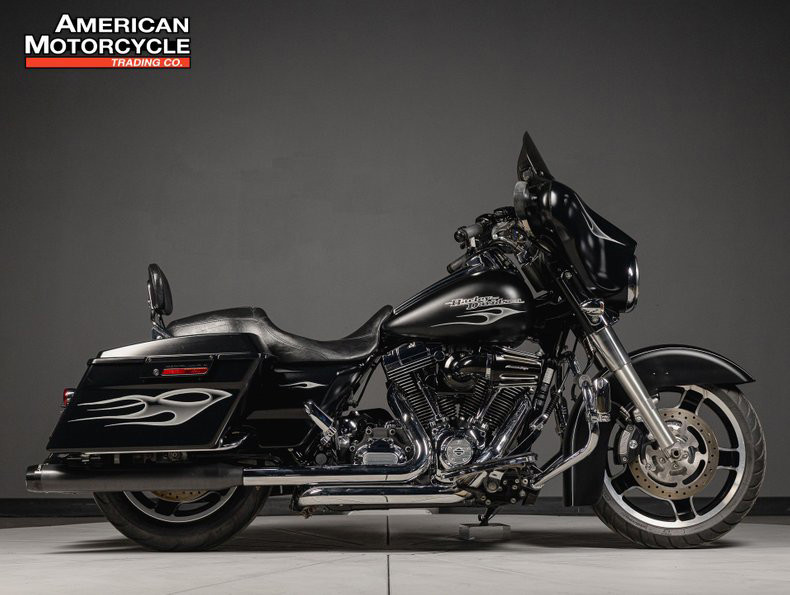 Street Glide®