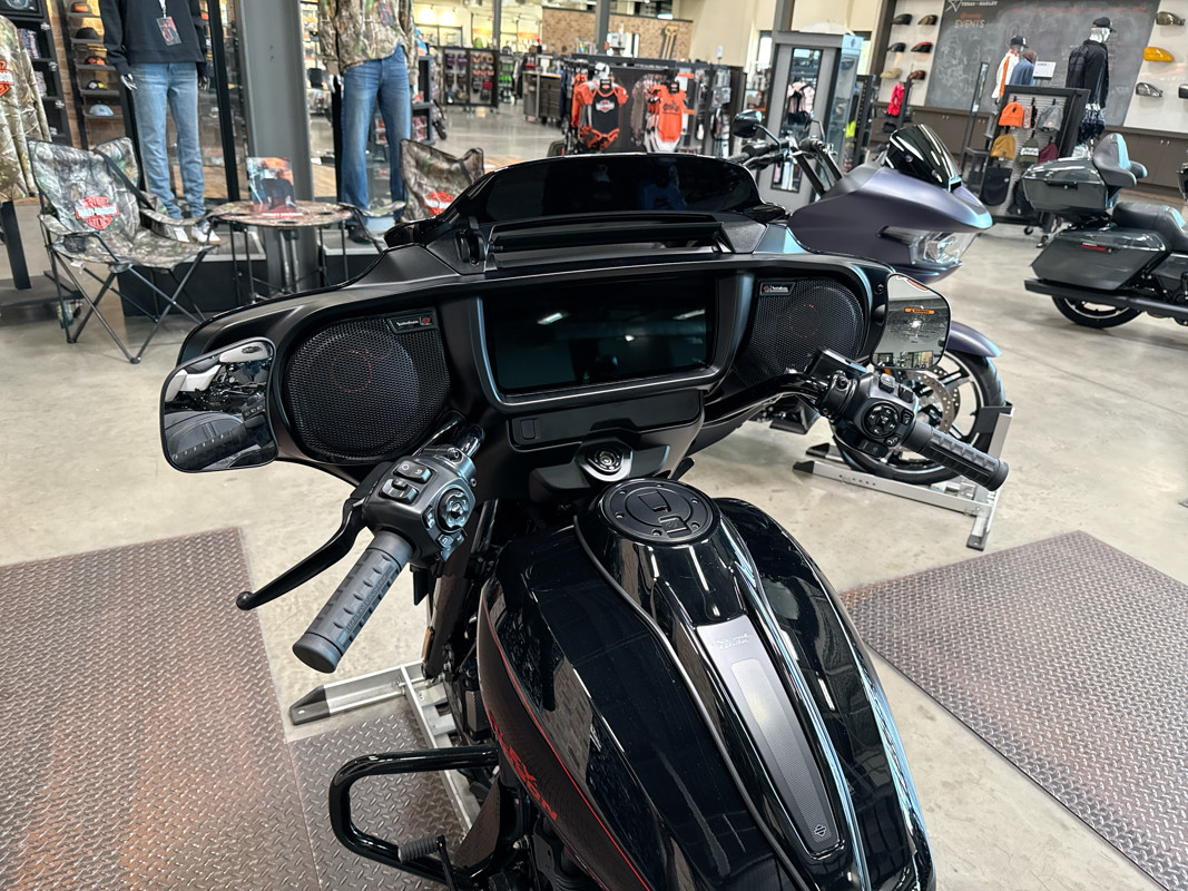 Street Glide®