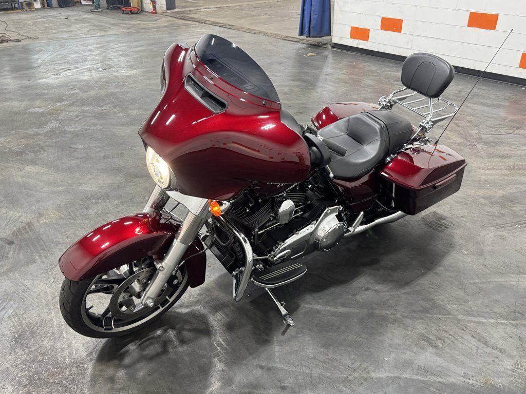 Street Glide®