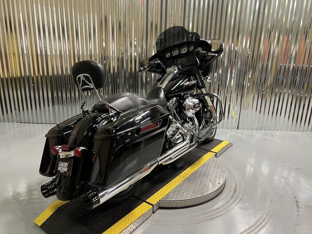 Street Glide®