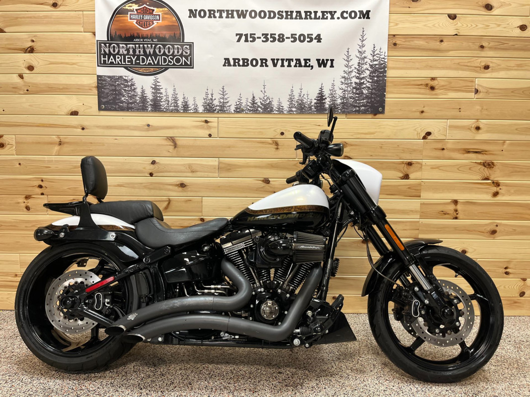 CVO® Pro Street Breakout®