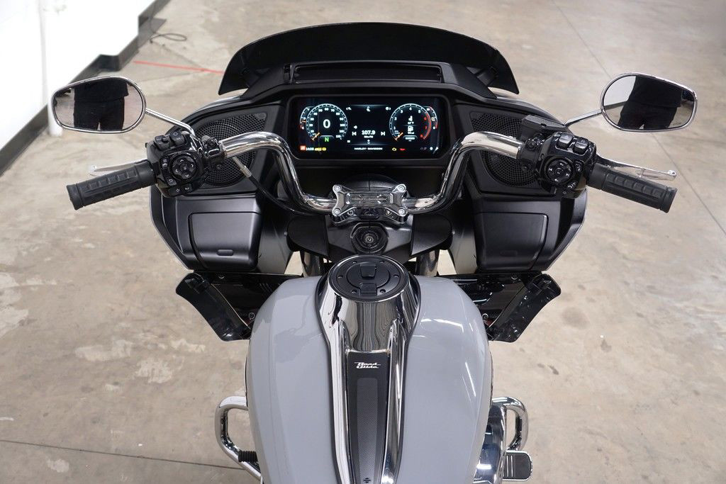 Road Glide®