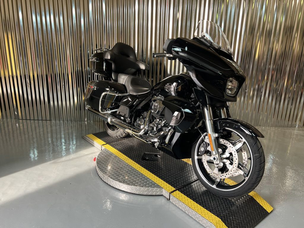 Street Glide® Ultra