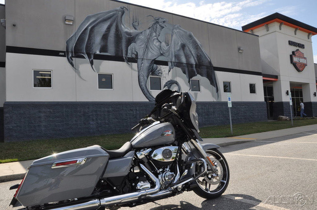 Street Glide®