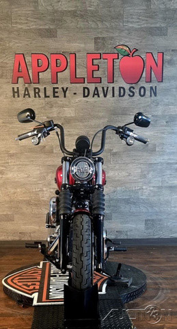 Street Bob®