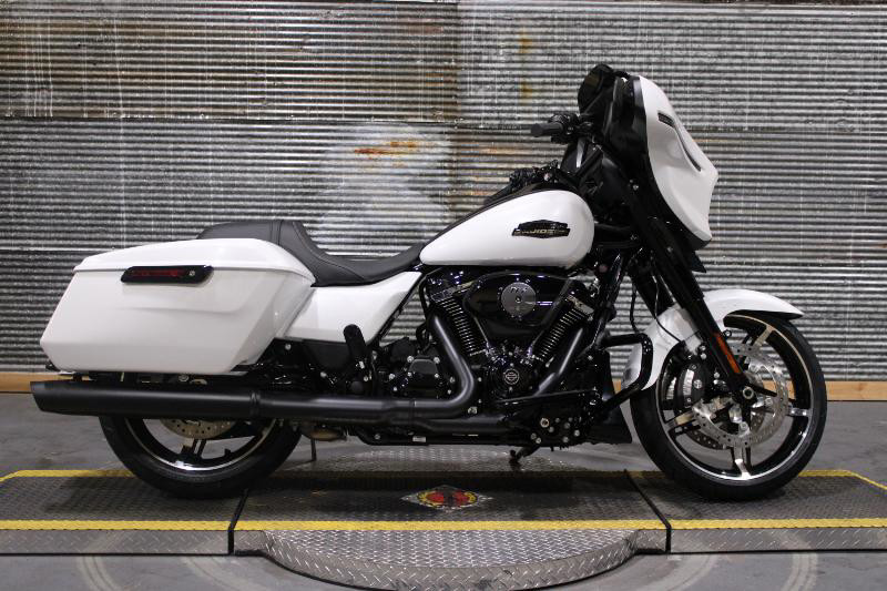 Street Glide®