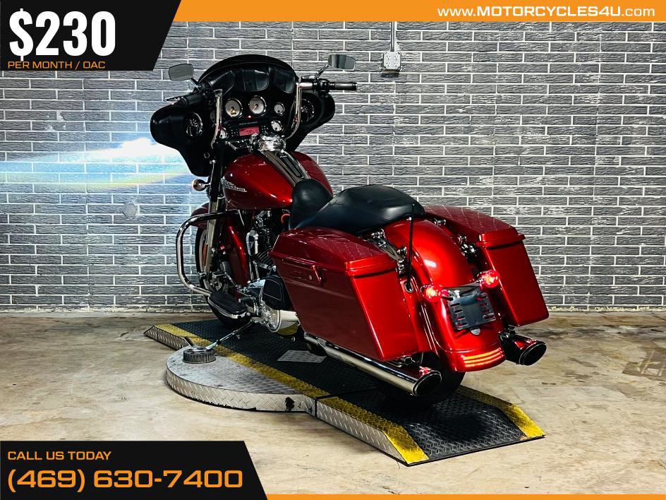 Street Glide®