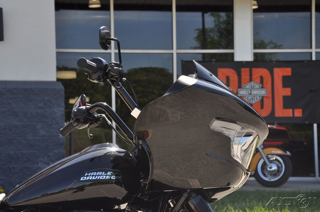 Road Glide®
