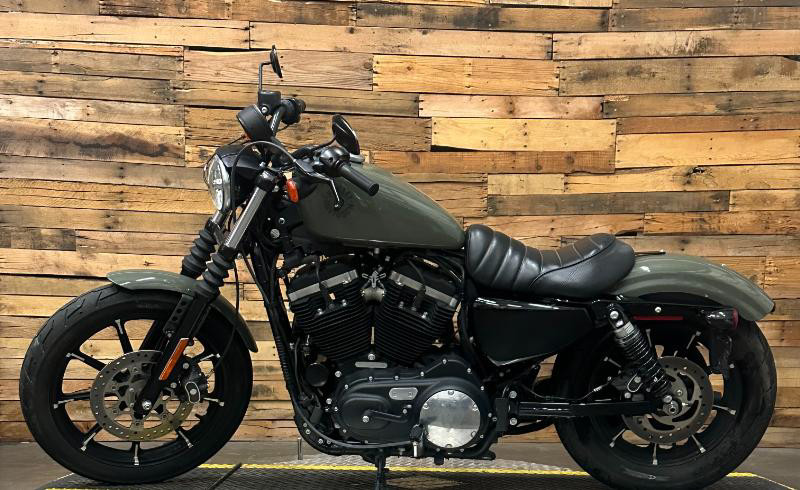 Iron 883®