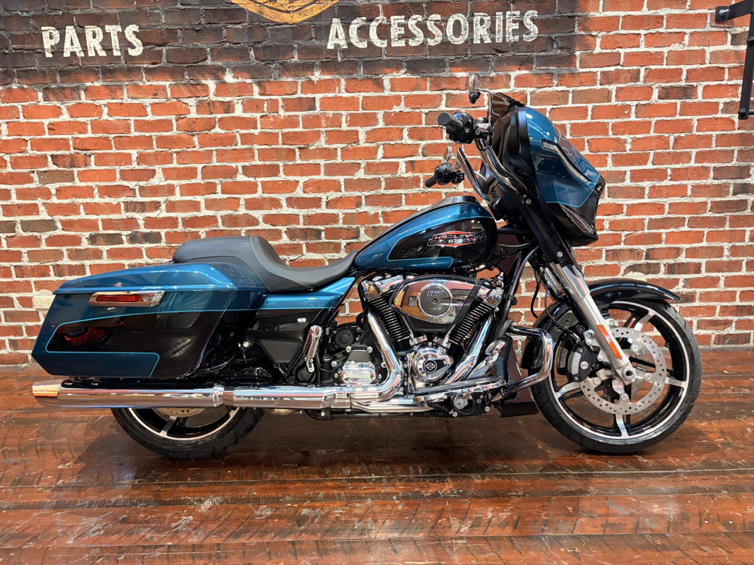 Street Glide®