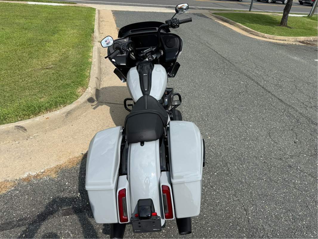 Road Glide®