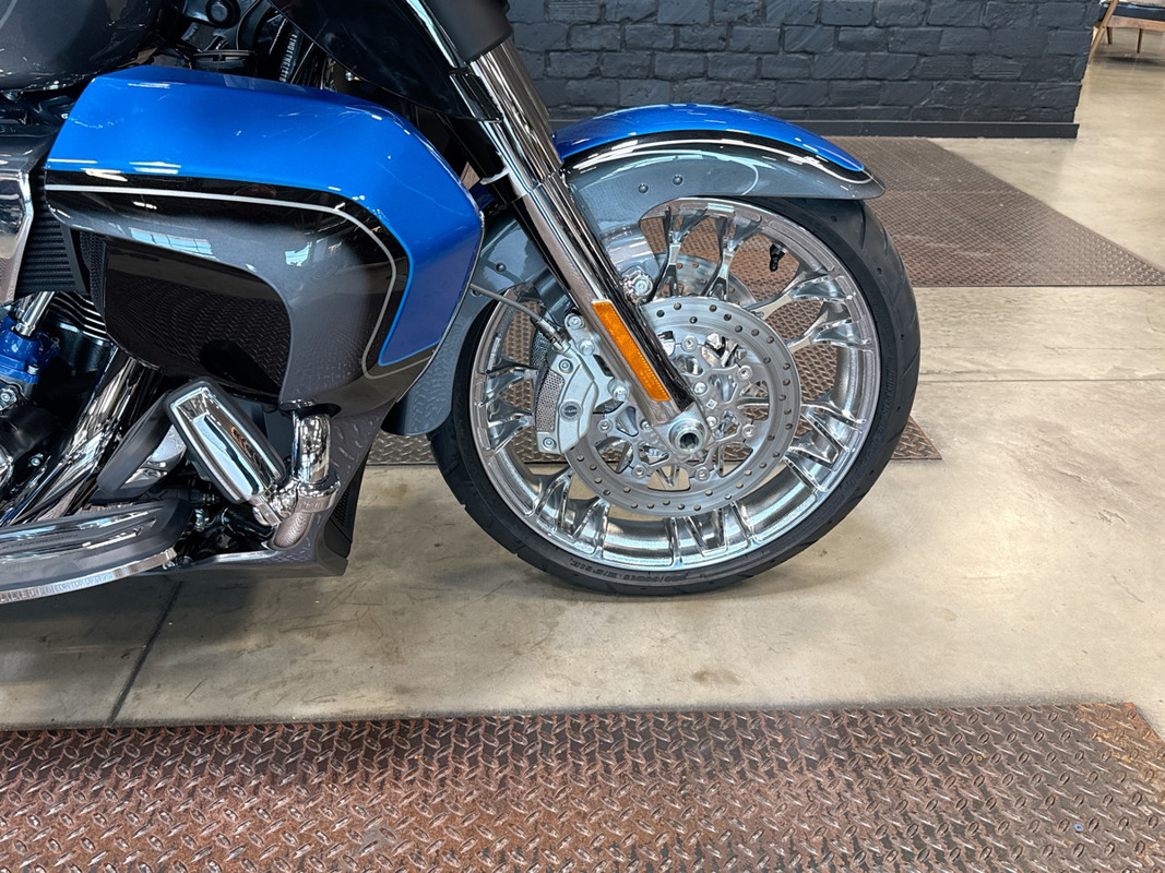 CVO® Street Glide® 3 Limited