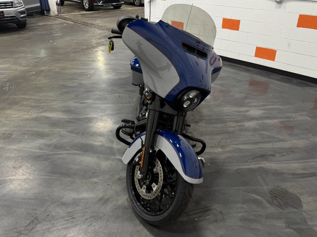 Street Glide®