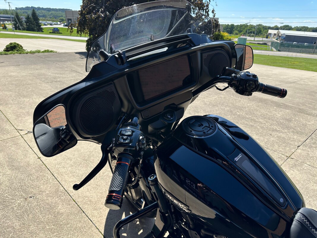 Street Glide®