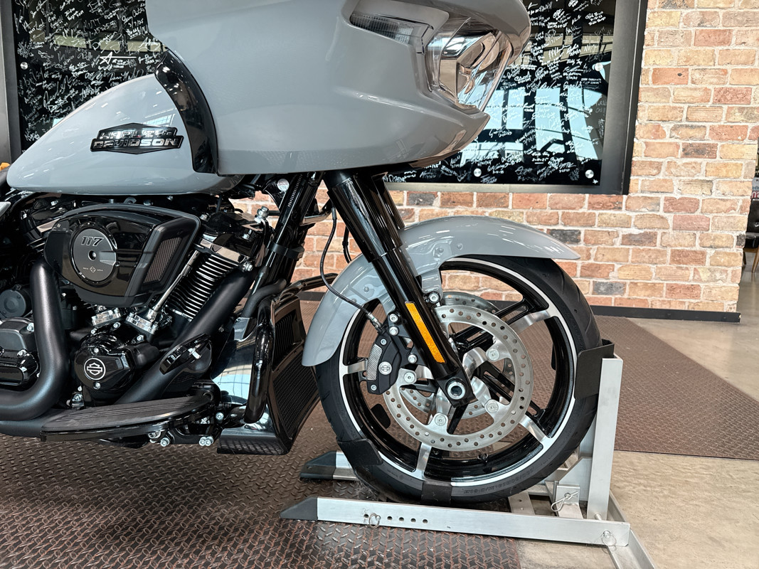 Road Glide®