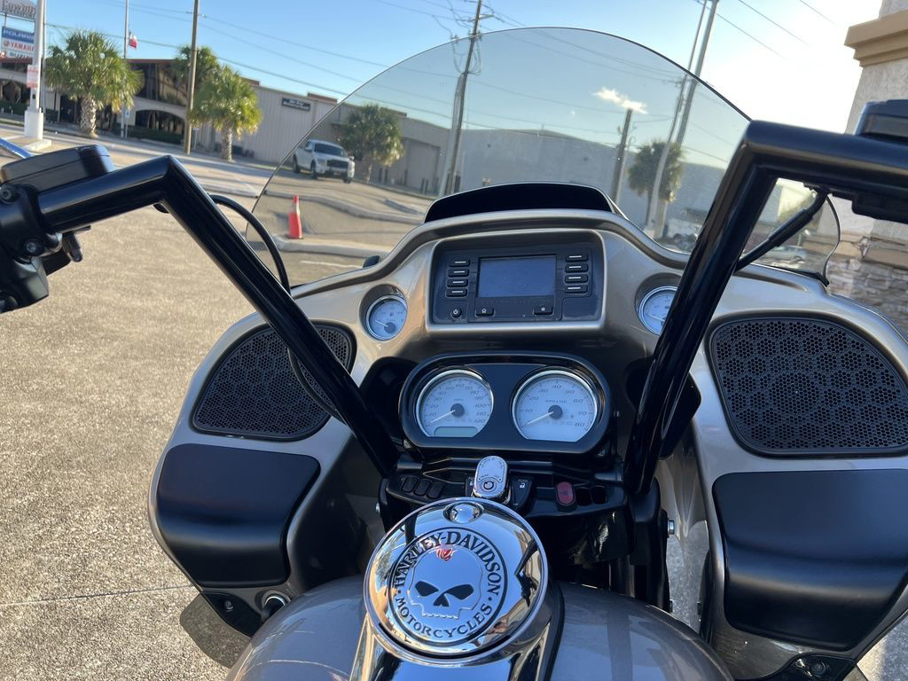 Road Glide®