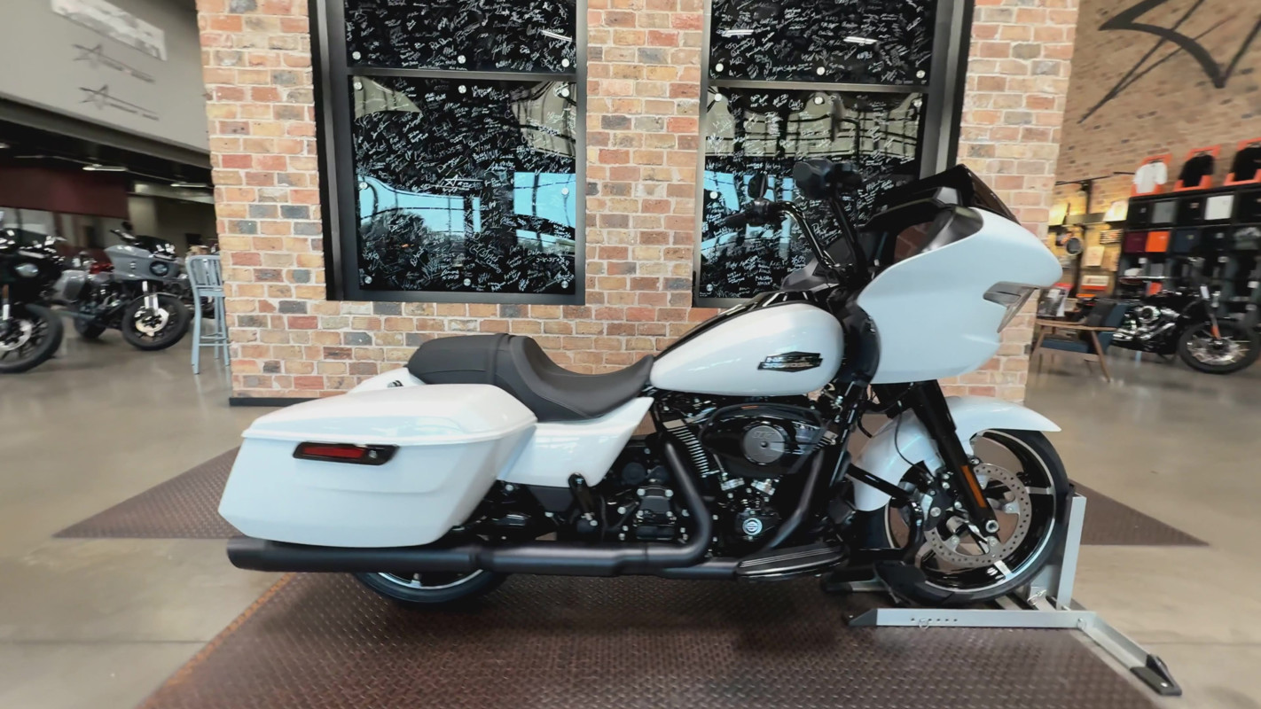 Road Glide®